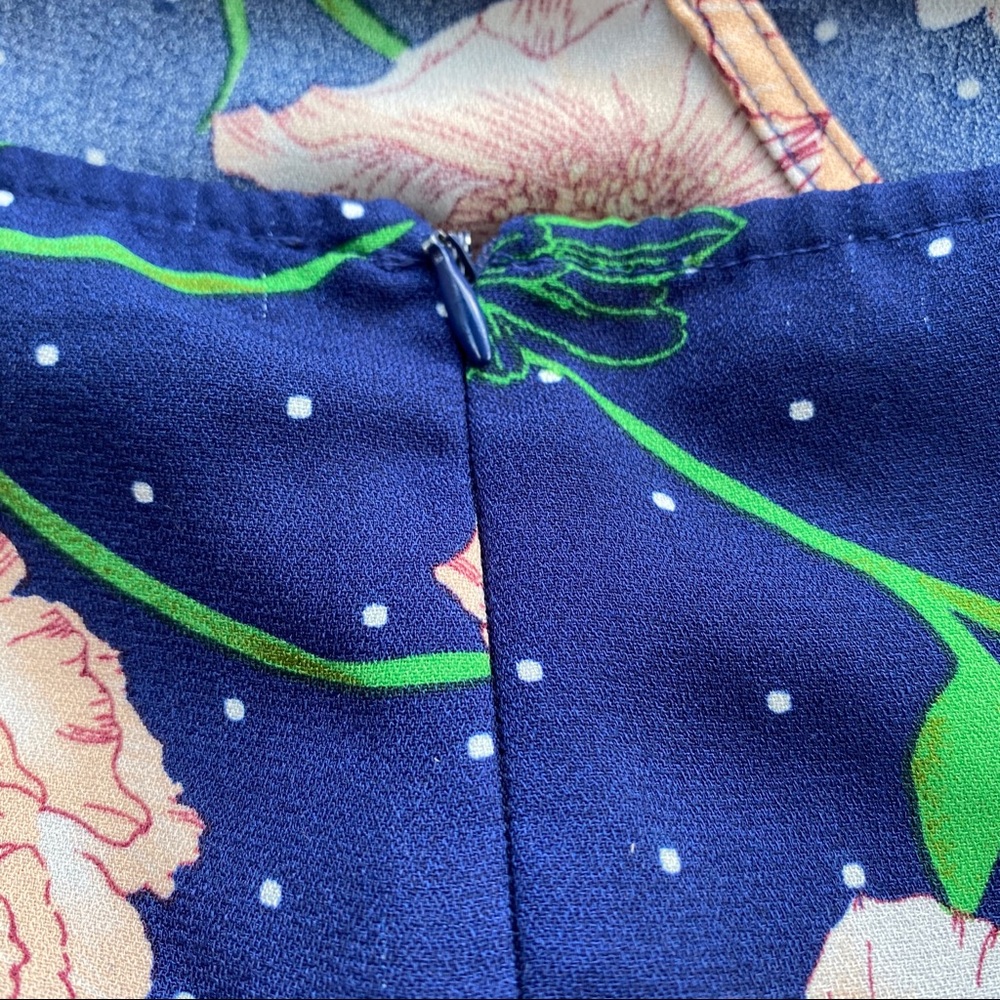 Forever21 blue floral romper size small - Picture 9 of 10